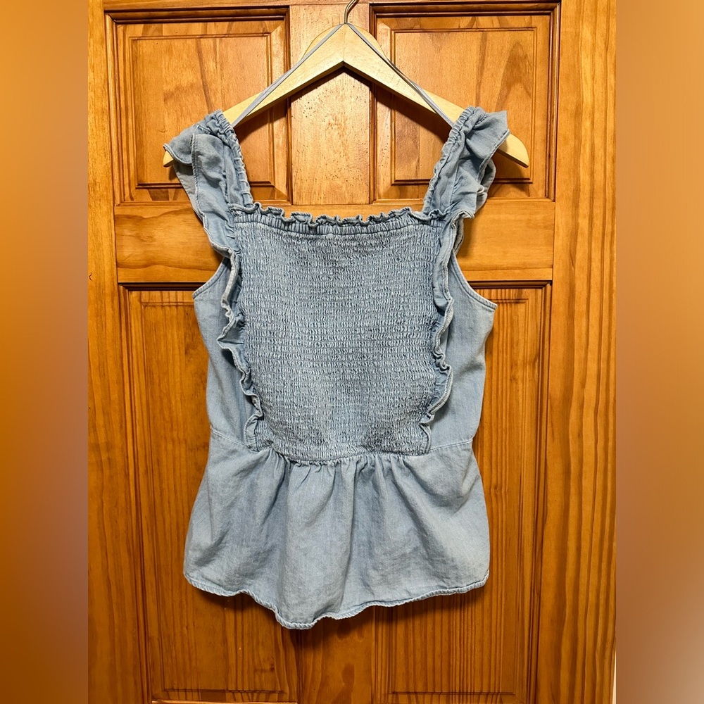 Light Blue Old Navy Women’s Smocked Tank Top Size Large